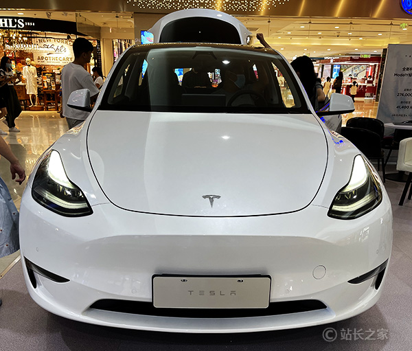 特斯拉 (图片版权所属:360手机助手) 特斯拉