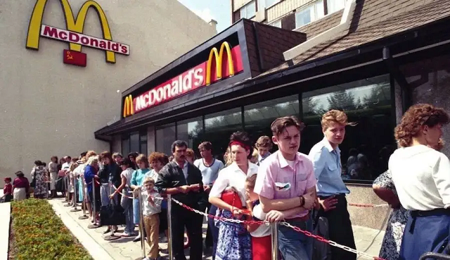 虚拟货币大崩盘：华人首富赵长鹏被“血洗”，一夜没了5800亿